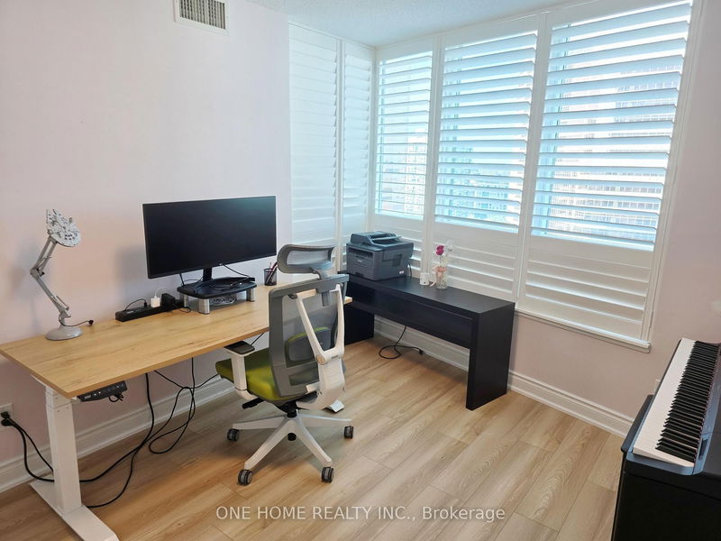Preview image for 15 Greenview Ave #1804, Toronto