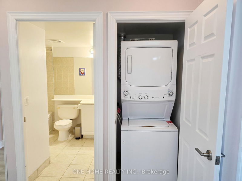 Preview image for 15 Greenview Ave #1804, Toronto