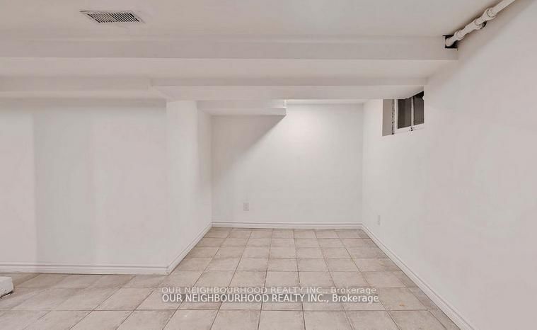 Preview image for 243 Lippincott St, Toronto
