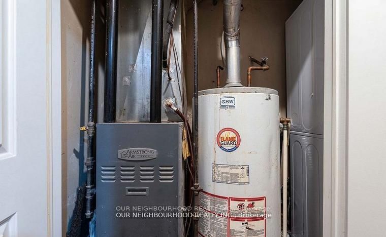 Preview image for 243 Lippincott St, Toronto