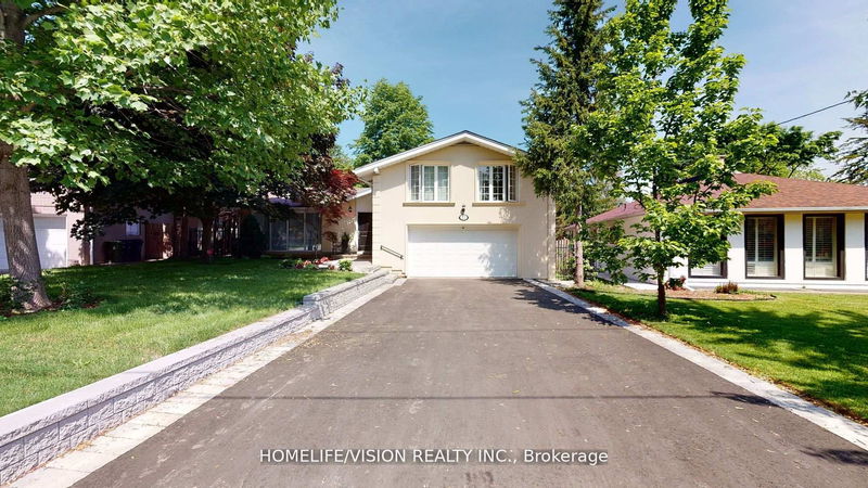 Preview image for 12 Flaremore Cres, Toronto