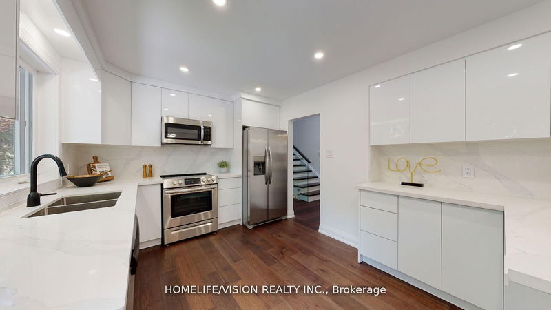 Preview image for 12 Flaremore Cres, Toronto