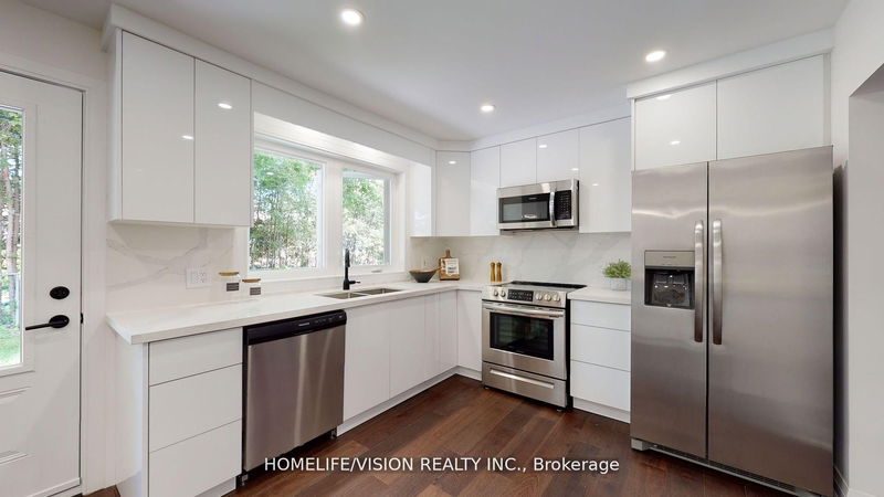 Preview image for 12 Flaremore Cres, Toronto