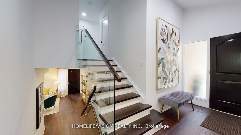 Preview image for 12 Flaremore Cres, Toronto