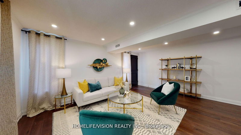 Preview image for 12 Flaremore Cres, Toronto