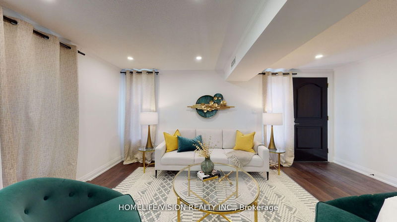 Preview image for 12 Flaremore Cres, Toronto