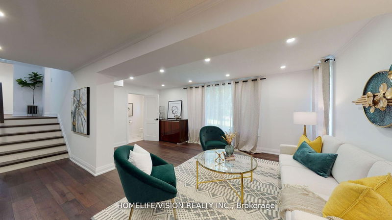 Preview image for 12 Flaremore Cres, Toronto