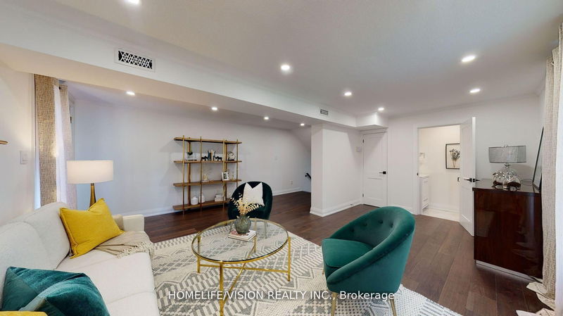 Preview image for 12 Flaremore Cres, Toronto