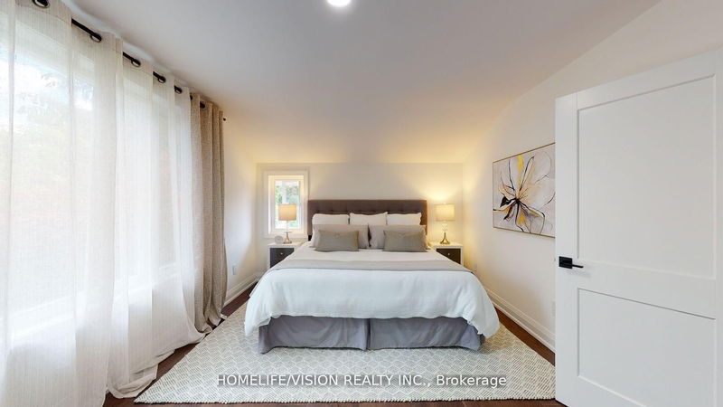 Preview image for 12 Flaremore Cres, Toronto