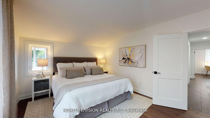 Preview image for 12 Flaremore Cres, Toronto