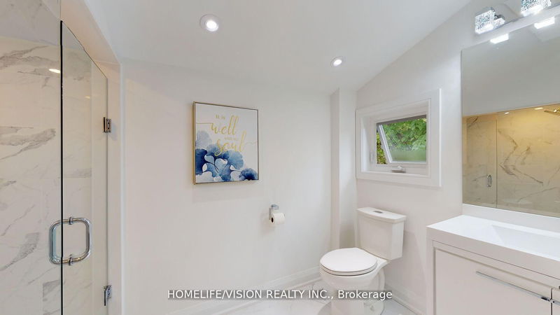 Preview image for 12 Flaremore Cres, Toronto