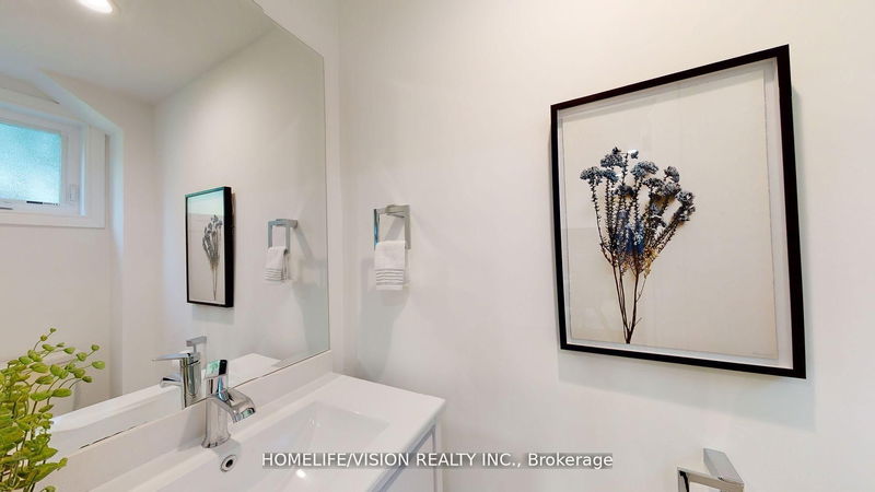 Preview image for 12 Flaremore Cres, Toronto