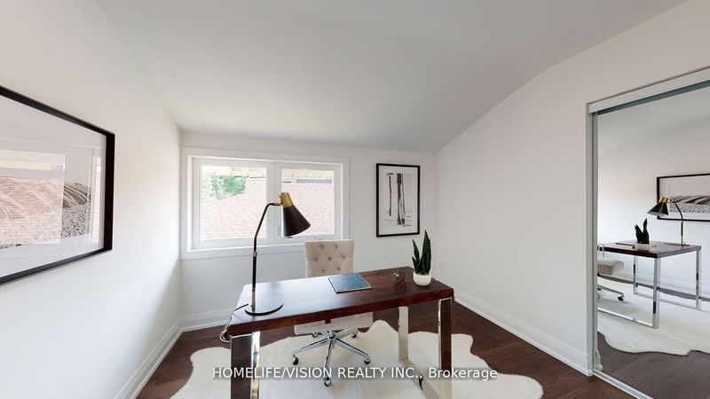 Preview image for 12 Flaremore Cres, Toronto