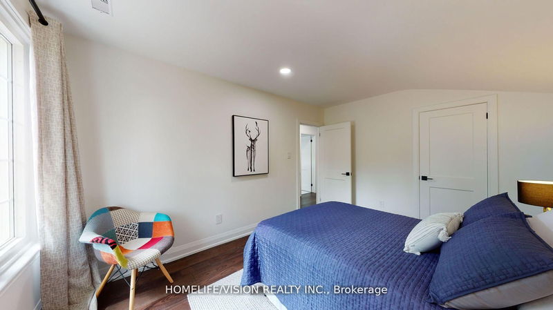 Preview image for 12 Flaremore Cres, Toronto