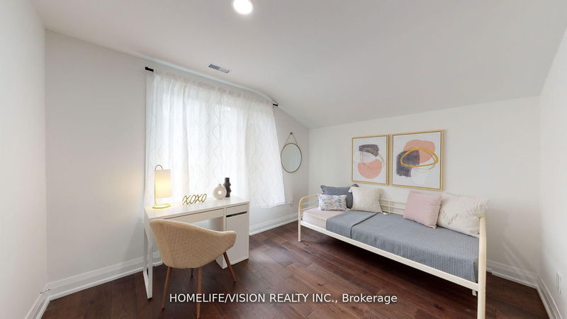 Preview image for 12 Flaremore Cres, Toronto