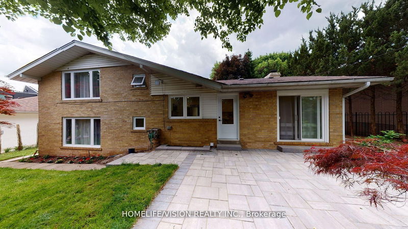 Preview image for 12 Flaremore Cres, Toronto