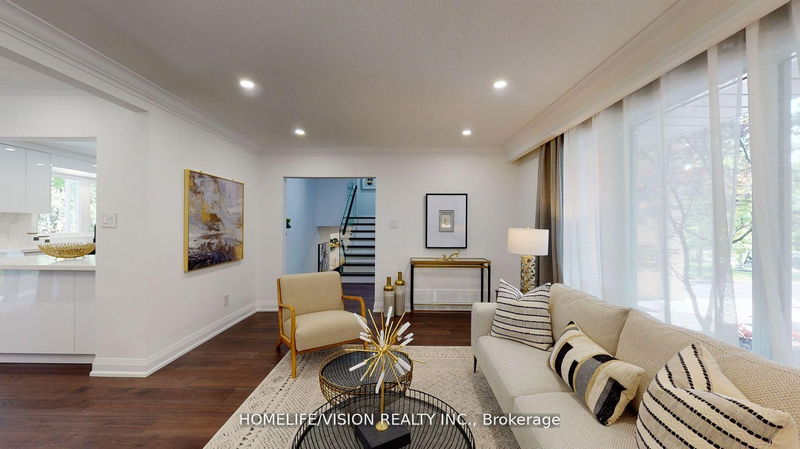 Preview image for 12 Flaremore Cres, Toronto