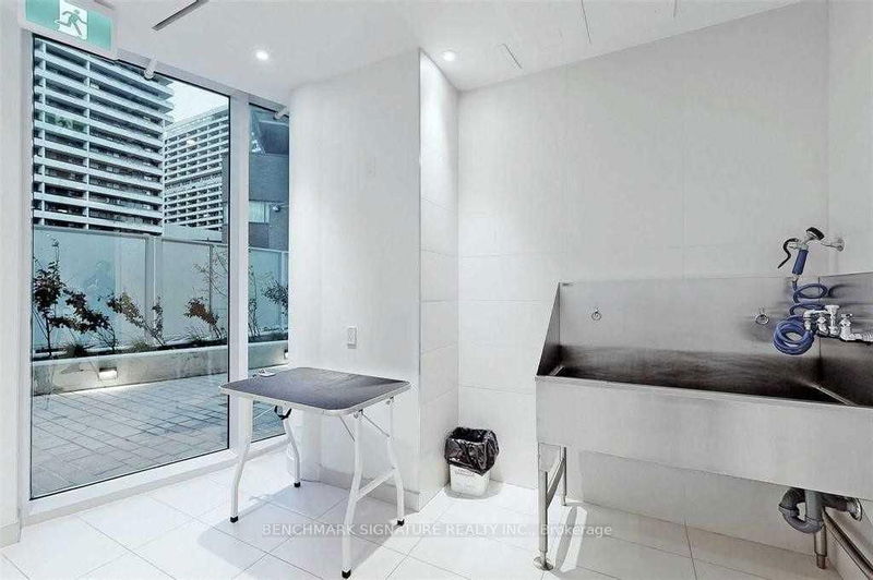 Preview image for 33 Helendale Ave #2303, Toronto