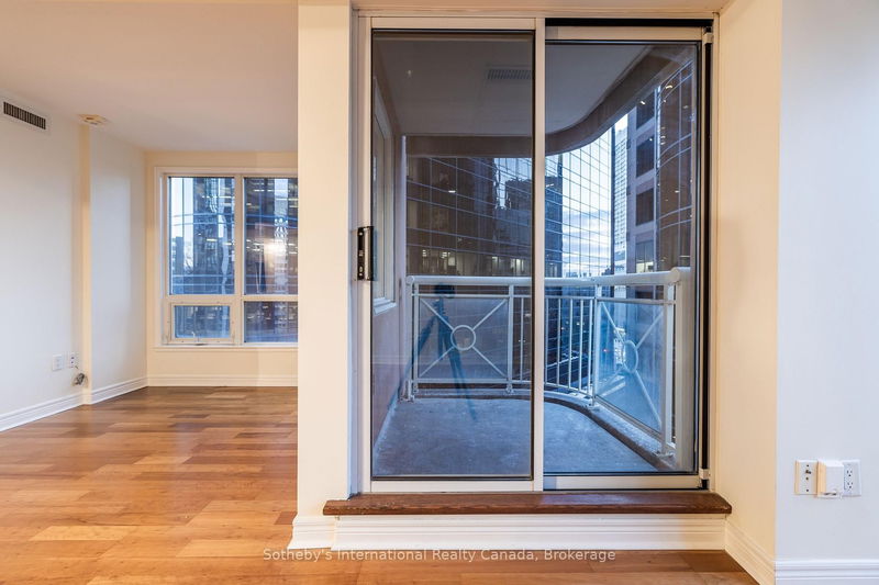 Preview image for 100 Hayden St #901, Toronto