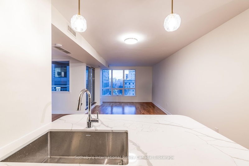 Preview image for 100 Hayden St #901, Toronto