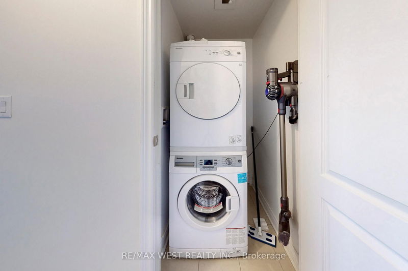 Preview image for 2756 Old Leslie St #808, Toronto