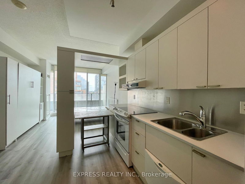 Preview image for 111 Elizabeth St #1623A, Toronto