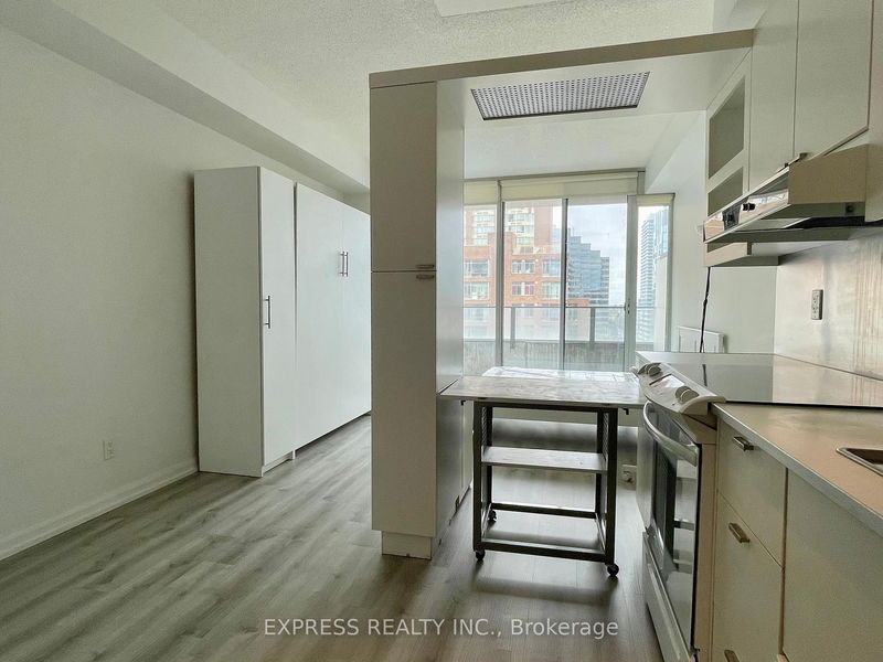 Preview image for 111 Elizabeth St #1623A, Toronto