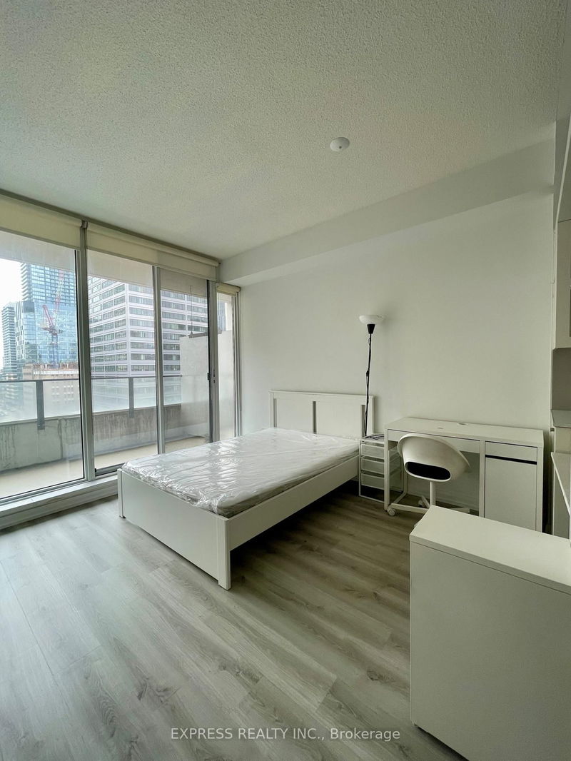Preview image for 111 Elizabeth St #1623A, Toronto