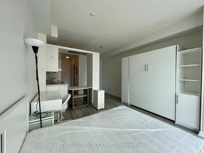 Preview image for 111 Elizabeth St #1623A, Toronto