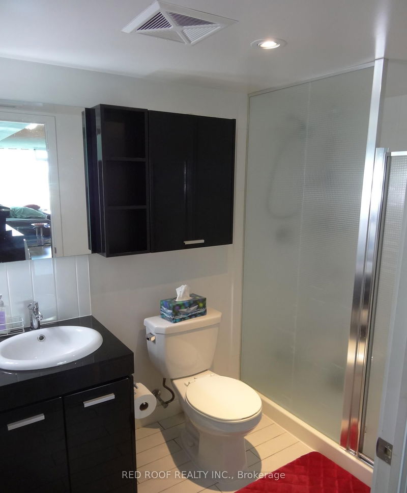 Preview image for 33 Singer Crt #711, Toronto