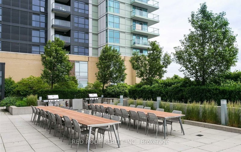 Preview image for 33 Singer Crt #711, Toronto