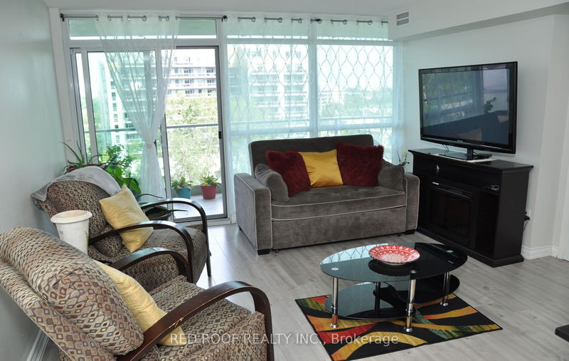 Preview image for 33 Singer Crt #711, Toronto