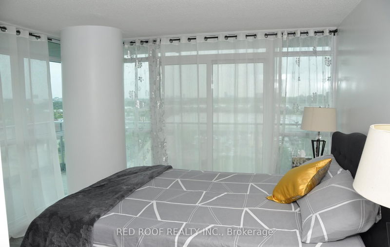 Preview image for 33 Singer Crt #711, Toronto
