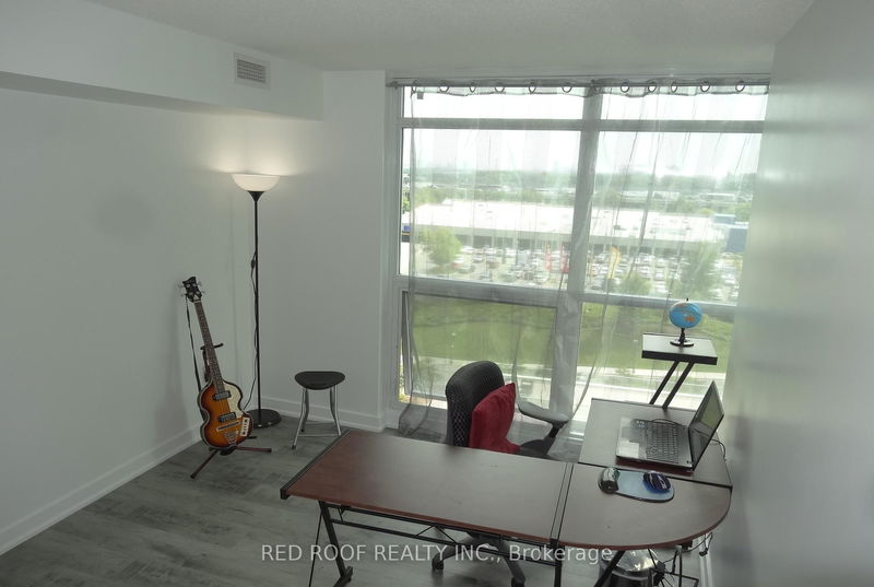 Preview image for 33 Singer Crt #711, Toronto