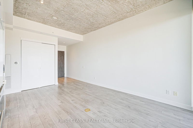 Preview image for 185 Roehampton Ave #1606, Toronto