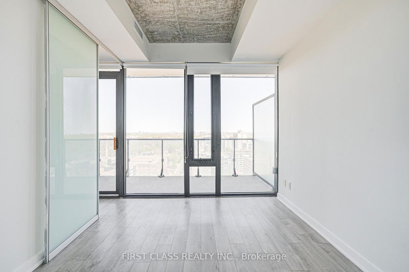 Preview image for 185 Roehampton Ave #1606, Toronto
