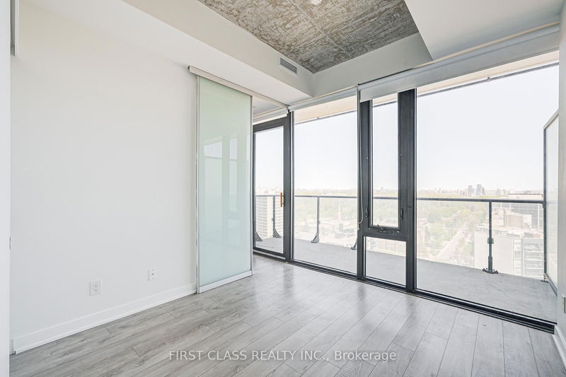Preview image for 185 Roehampton Ave #1606, Toronto