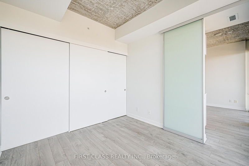 Preview image for 185 Roehampton Ave #1606, Toronto