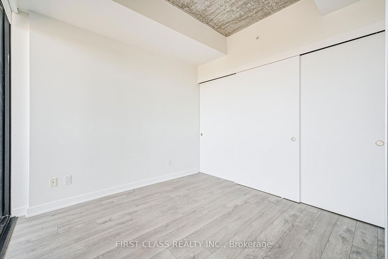 Preview image for 185 Roehampton Ave #1606, Toronto