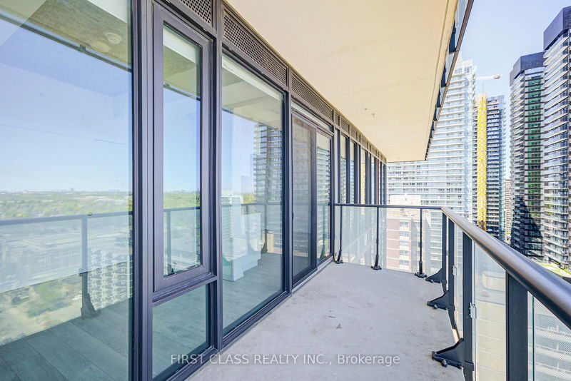 Preview image for 185 Roehampton Ave #1606, Toronto