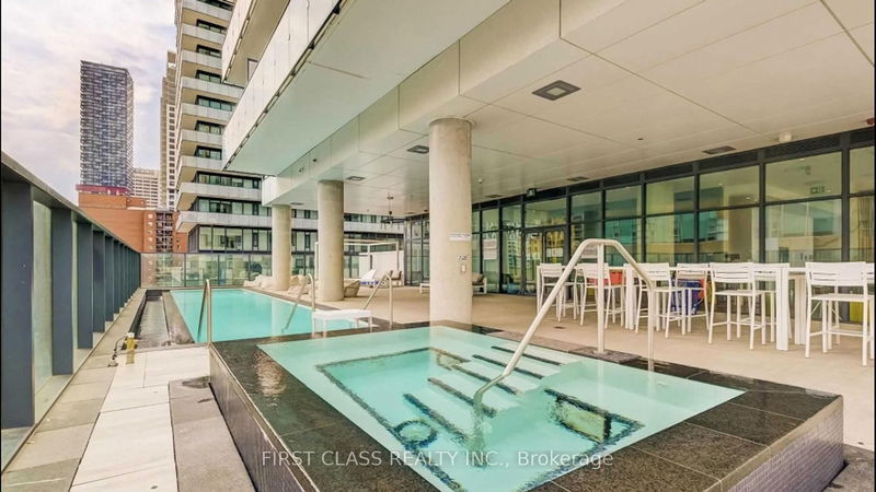 Preview image for 185 Roehampton Ave #1606, Toronto