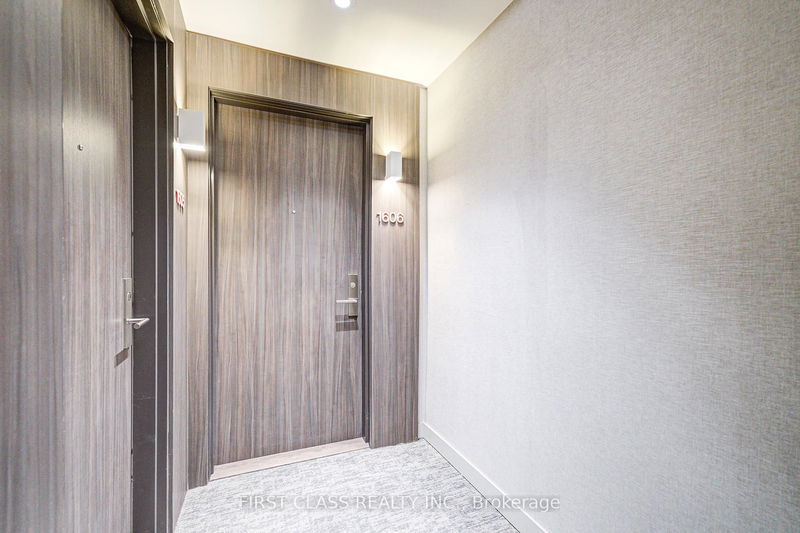 Preview image for 185 Roehampton Ave #1606, Toronto