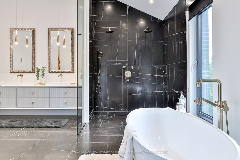Preview image for 108 Stratford Cres, Toronto