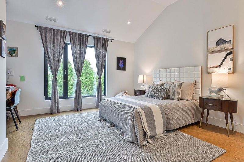 Preview image for 108 Stratford Cres, Toronto