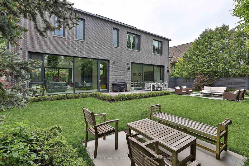 Preview image for 108 Stratford Cres, Toronto