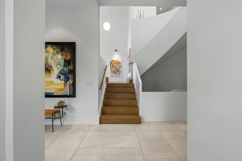 Preview image for 108 Stratford Cres, Toronto