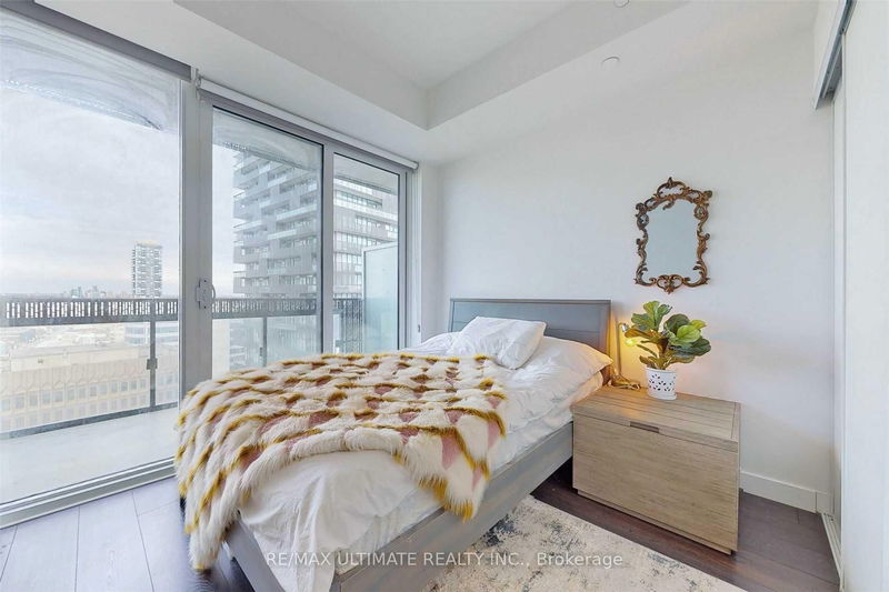 Preview image for 8 Eglinton Ave E #1307, Toronto