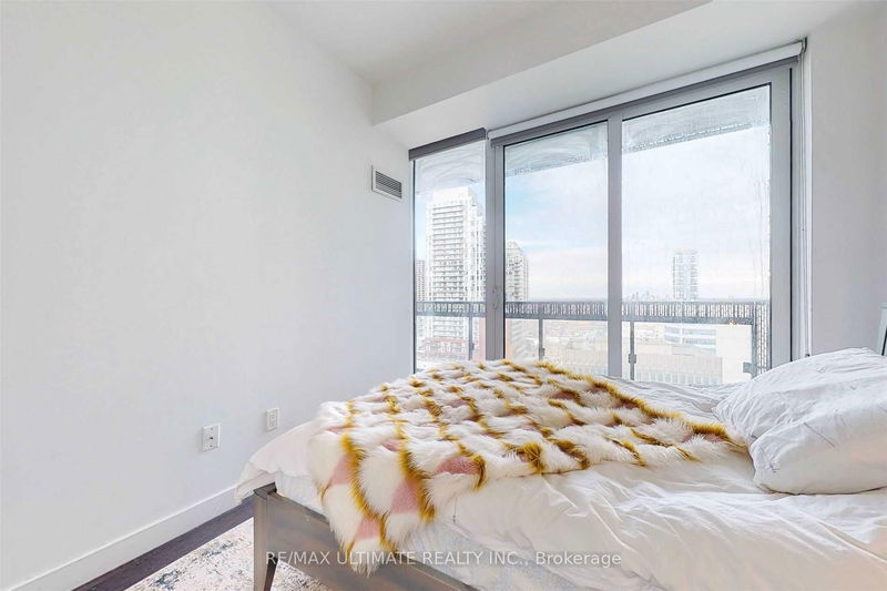 Preview image for 8 Eglinton Ave E #1307, Toronto