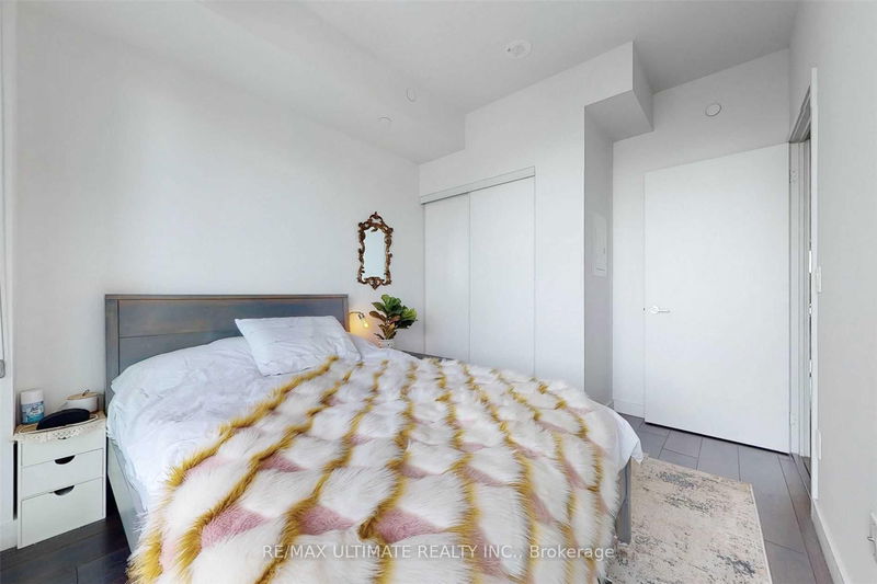 Preview image for 8 Eglinton Ave E #1307, Toronto