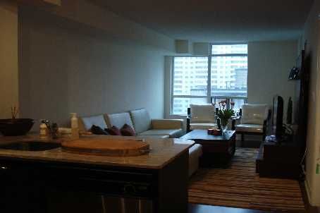 Preview image for 225 Wellesley St E #809, Toronto